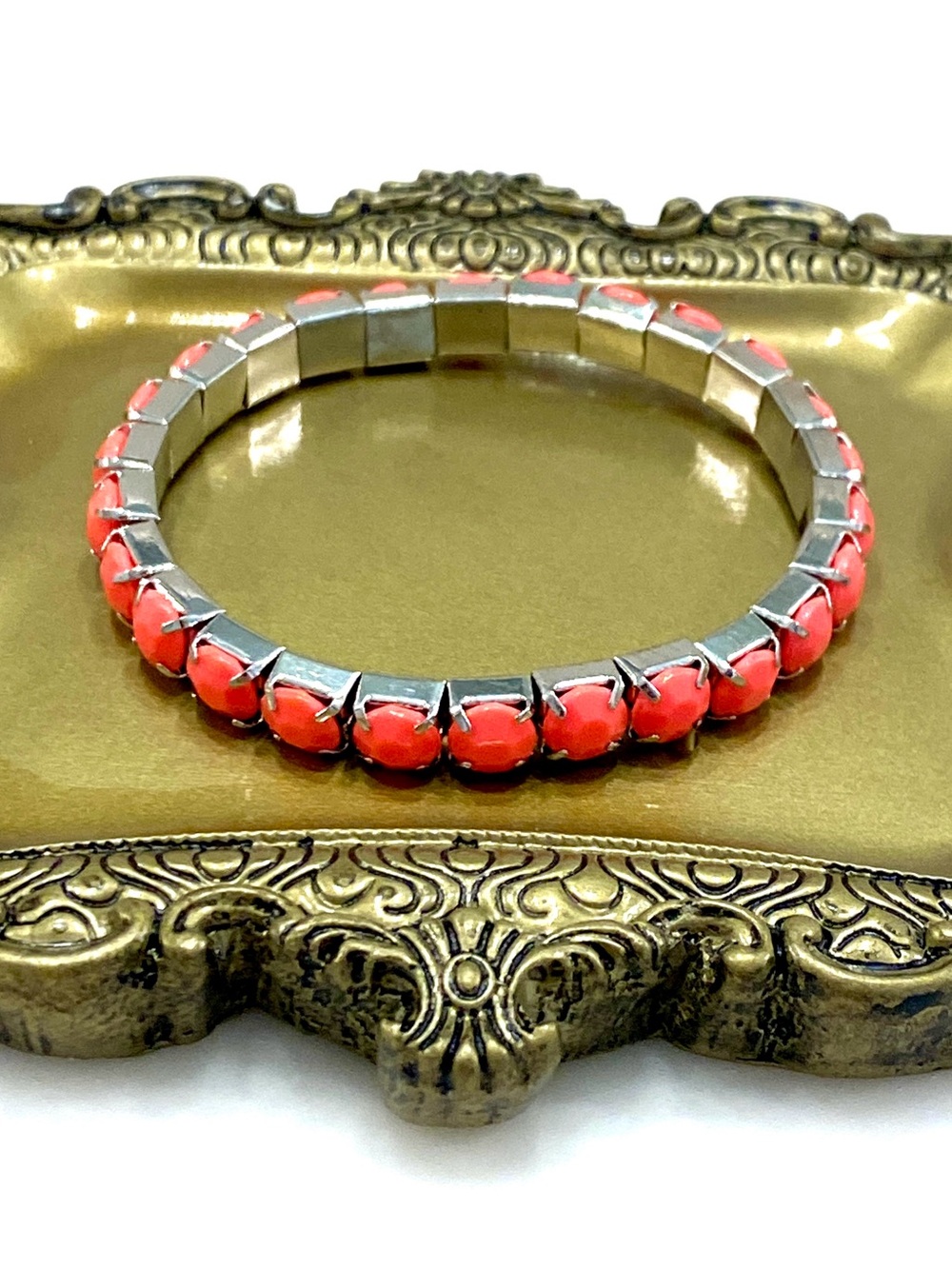 Vintage Silver Tone Bright Coral Pink Cabochon Round Stretch Bracelet